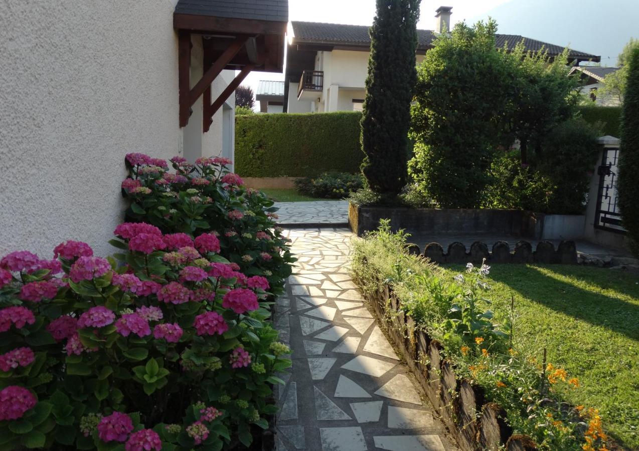 Chez Laurette Et Louis Panzió Ugine Kültér fotó